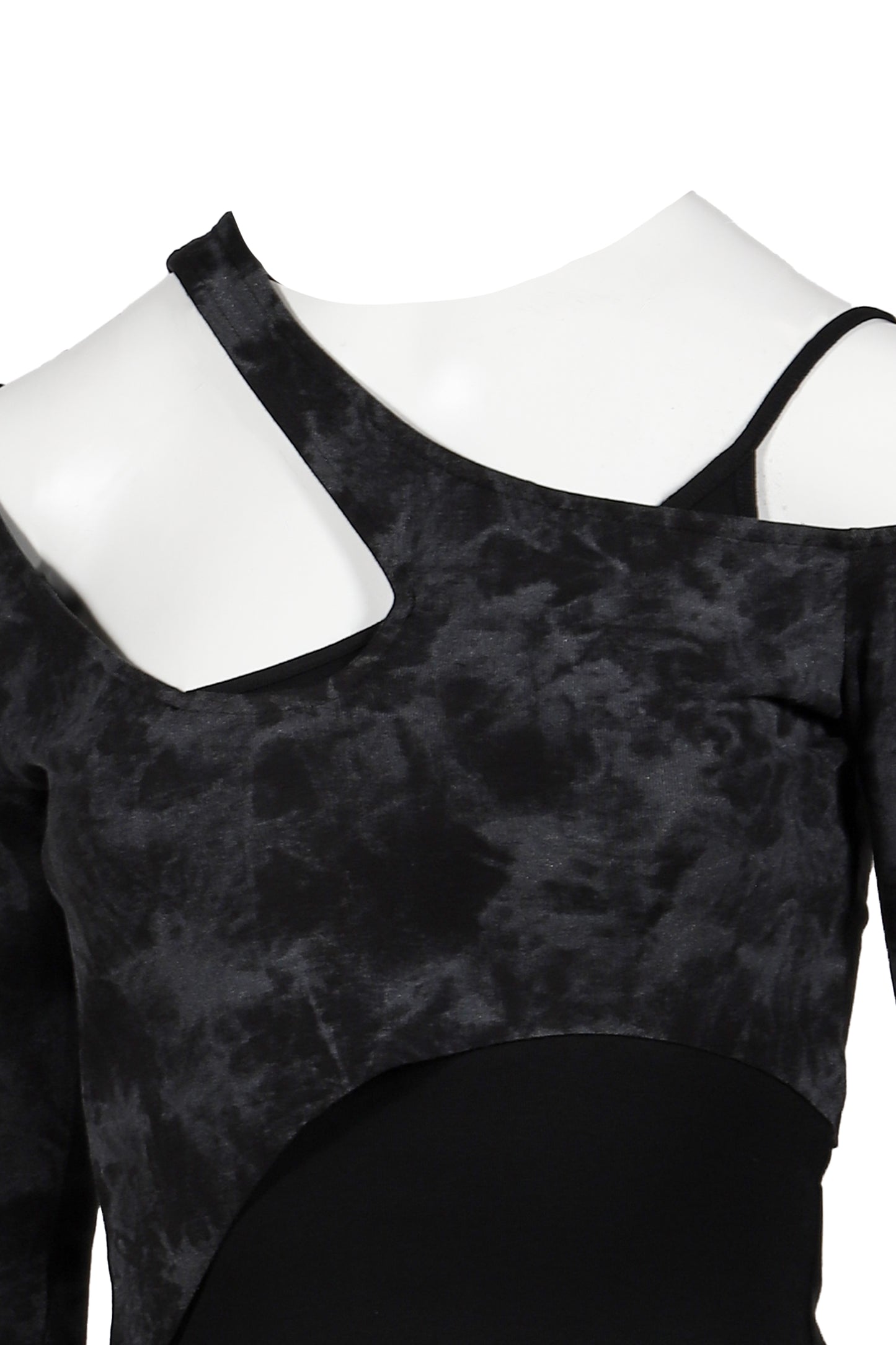 OFF SHOULDER CUTSEWN / BLK
